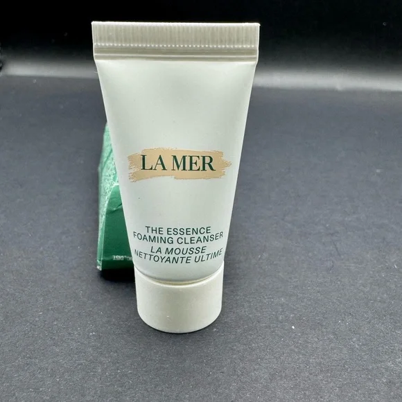 NIB La Mer The Essence Foaming Cleanser- 5mL - Picture 4 of 7